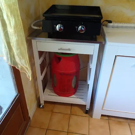 Apartment Port F2 Rdc 10 Metres, 25 M2, 5 Personnes *