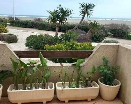 Apartment Port F2 Rdc 10 Metres, 25 M2, 5 Personnes *